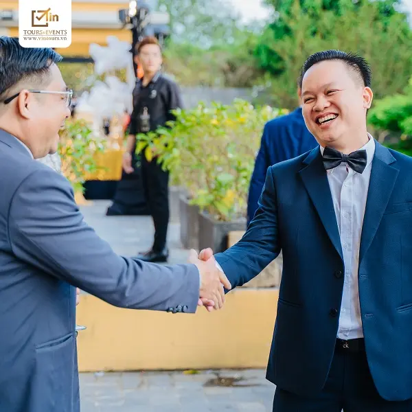 H&igrave;nh ảnh đội ngũ nh&acirc;n sự c&ocirc;ng ty tổ chức tiệc tất ni&ecirc;n