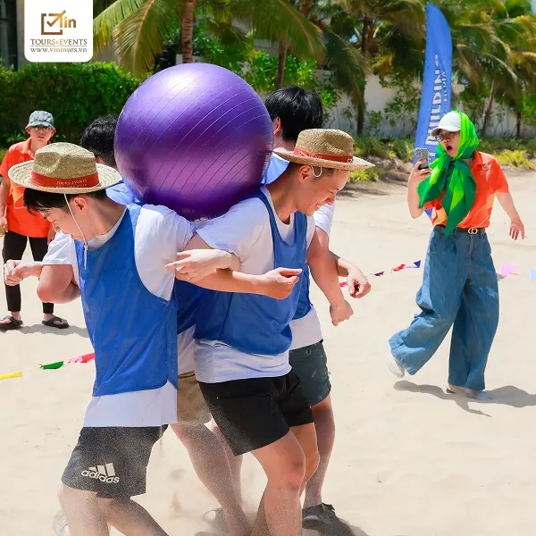 Dịch vụ team building độc đ&aacute;o tăng tinh thần l&agrave;m việc nh&oacute;m