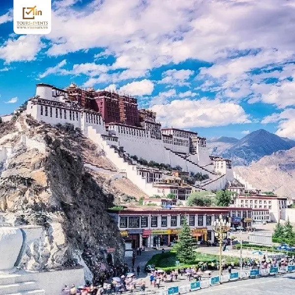 Tour du lịch d&agrave;nh cho gia đ&igrave;nh trọn g&oacute;i c&ugrave;ng VIN Tours & Events