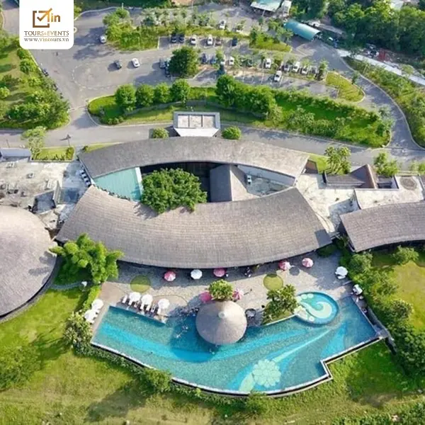 Thảo Điền Village là địa điểm tổ chức tất niên ngoài trời mang phong cách châu Âu