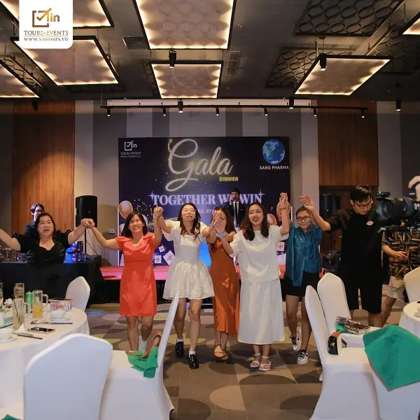 Đại tiệc cuối năm trong chương tr&igrave;nh tất ni&ecirc;n cho c&ocirc;ng ty